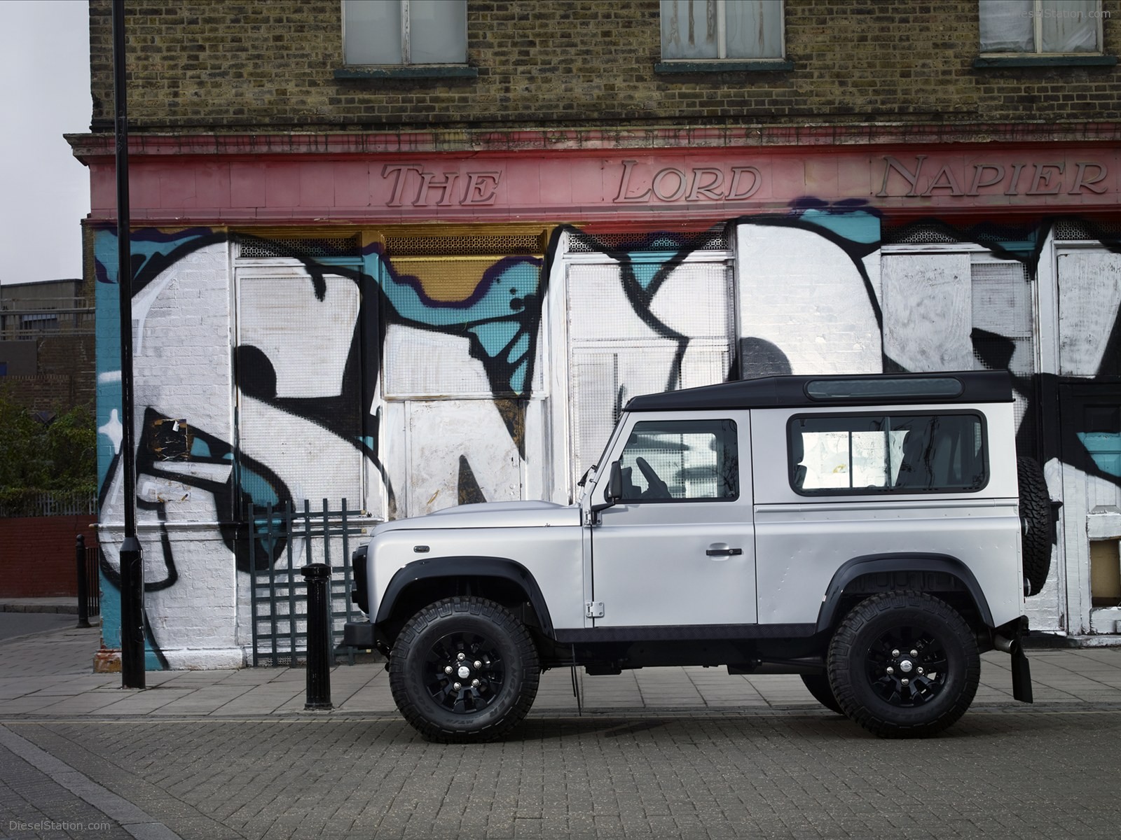 Land Rover Defender X-Tech 2011